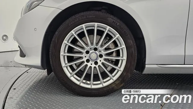 Mercedes-Benz E-Класс 2016 thumb 4