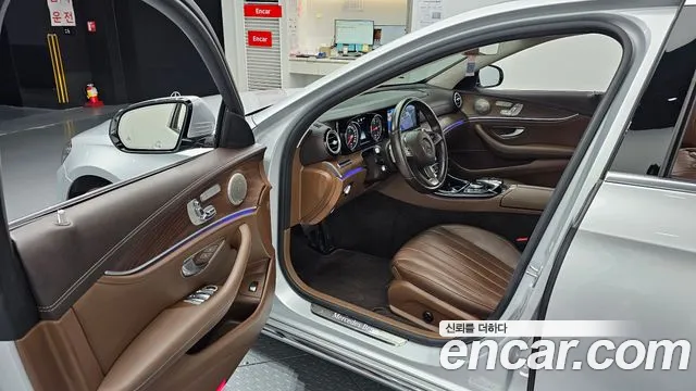 Mercedes-Benz E-Класс 2016 thumb 9