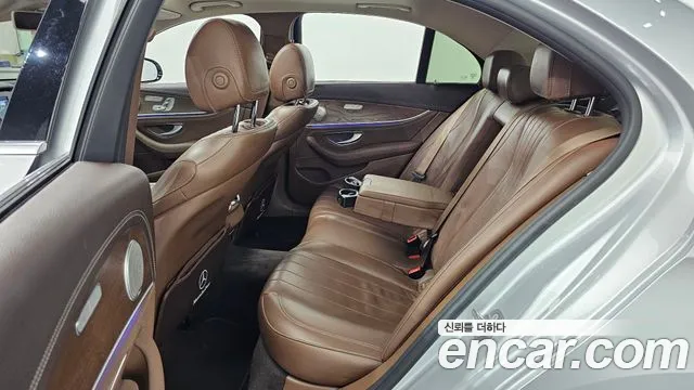 Mercedes-Benz E-Класс 2016 thumb 11