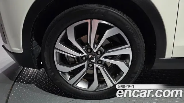KG_Mobility_Ssangyong TIBOLI 2019 thumb 5