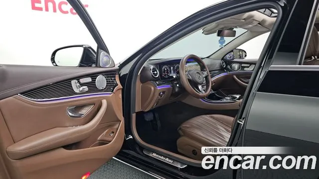 Mercedes-Benz E-Класс 2017 thumb 10