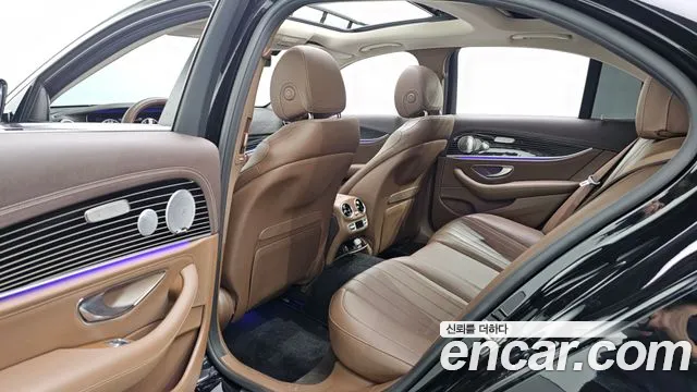 Mercedes-Benz E-Класс 2017 thumb 12
