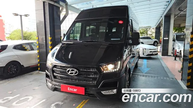 Hyundai Staria 2021 thumb 3