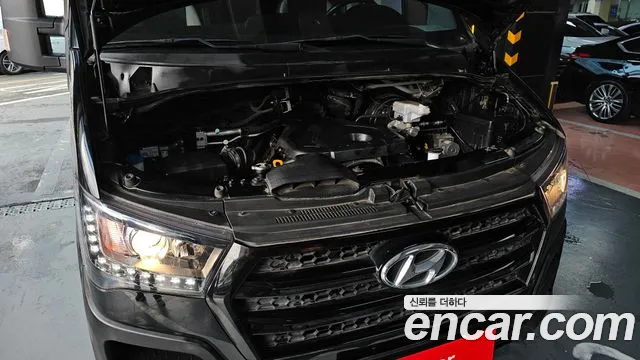 Hyundai Staria 2021 thumb 6