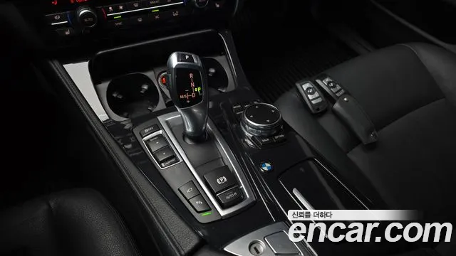 BMW 5 серии 2016 thumb 9