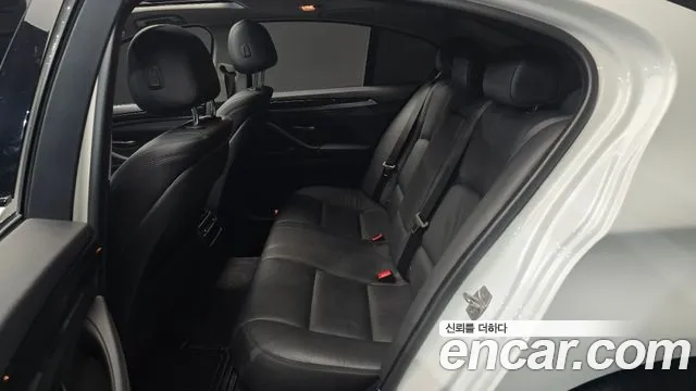 BMW 5 серии 2016 thumb 12