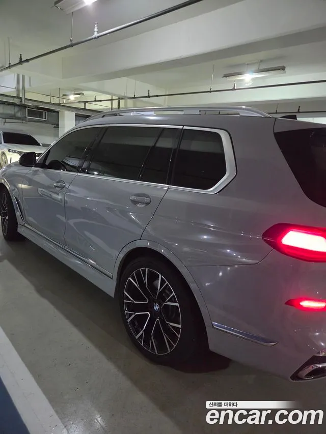 BMW X7 2022 thumb 6