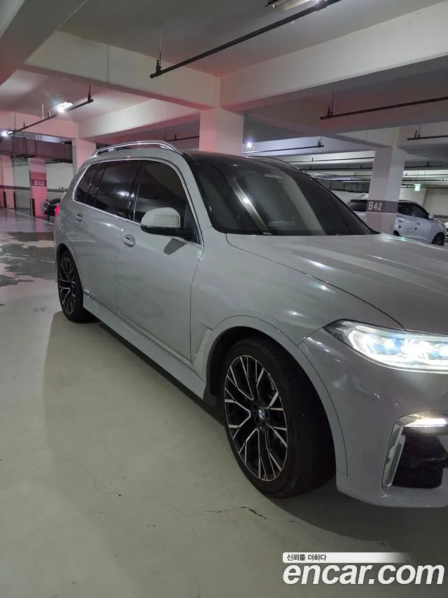 BMW X7 2022 thumb 7