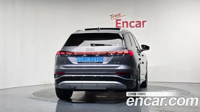 Audi Q4 e-tron 2022 thumb 3