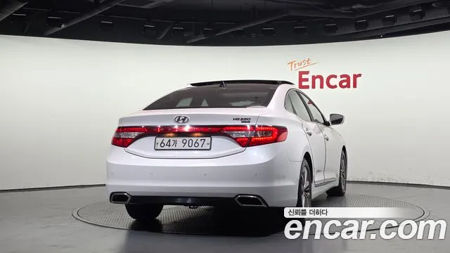 Hyundai Grandeur 2014 thumb 4