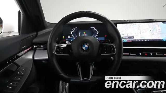 BMW 5-Series 2024 thumb 12