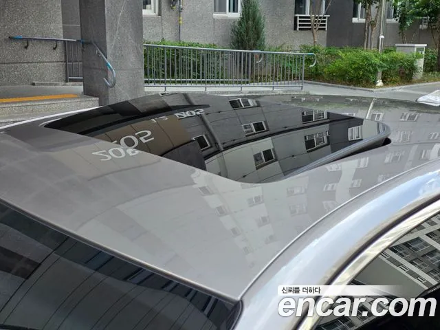 Genesis G90 2019 thumb 5