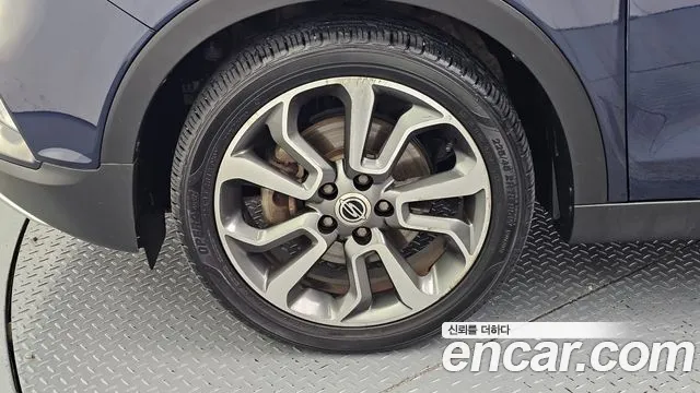 KG_Mobility_Ssangyong TIBOLI 2015 thumb 5