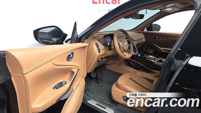 Astonmartin DBX 2023 thumb 10