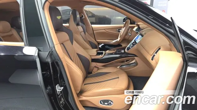 Astonmartin DBX 2023 thumb 11