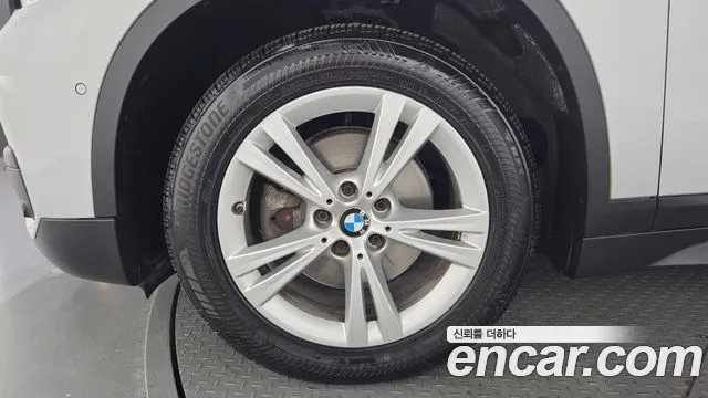 BMW X1 2017 thumb 5