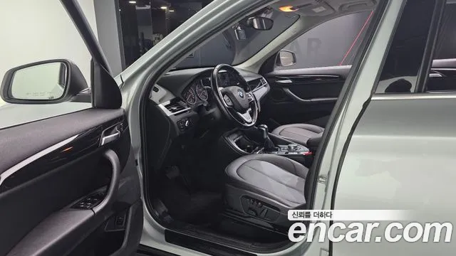 BMW X1 2017 thumb 10