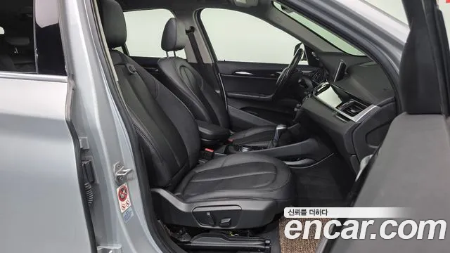 BMW X1 2017 thumb 11