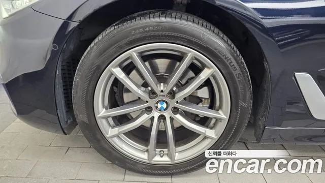 BMW 5 серии 2018 thumb 5