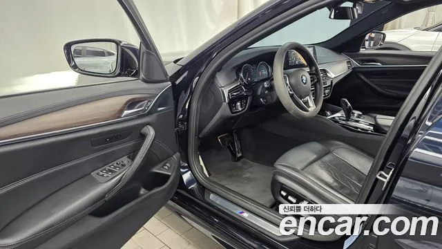 BMW 5 серии 2018 thumb 10