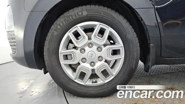 Hyundai Staria 2021 thumb 5