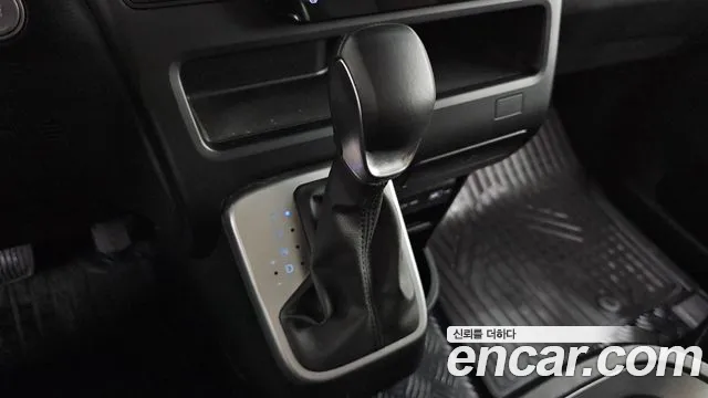 Hyundai Staria 2021 thumb 9