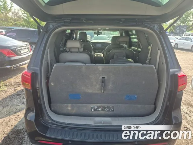 Kia Carnival 2014 thumb 8