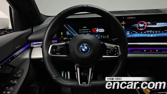 BMW 5-Series 2024 thumb 12