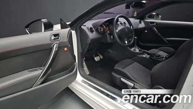 Peugeot RCZ 2013 thumb 10