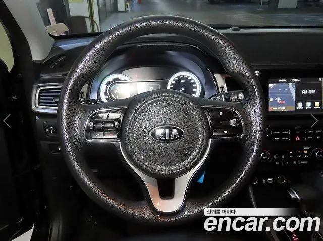 Kia Niro 2016 thumb 8