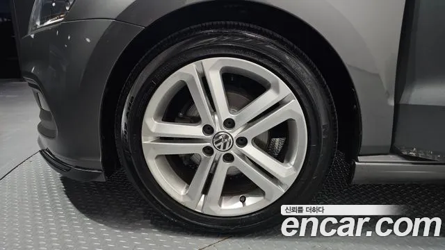 Volkswagen Polo 2014 thumb 5