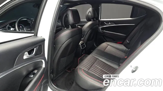 Genesis G70 2024 thumb 11