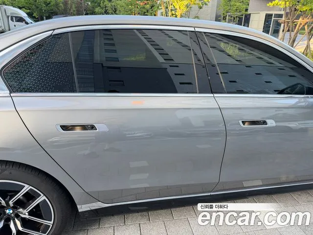 BMW 7 серии 2023 thumb 9