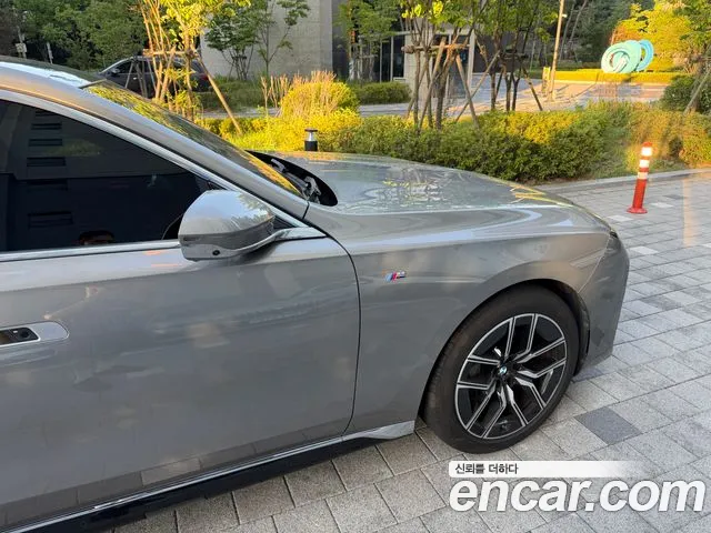 BMW 7 серии 2023 thumb 10