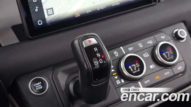 Land Rover Defender 2020 thumb 9