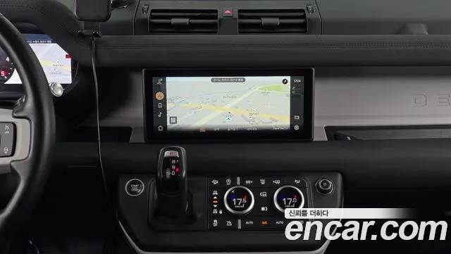 Land Rover Defender 2020 thumb 12