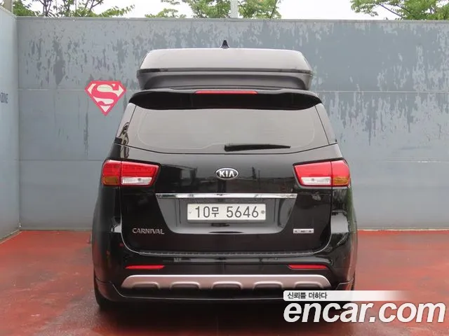 Kia Carnival 2016 thumb 4