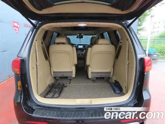 Kia Carnival 2016 thumb 5