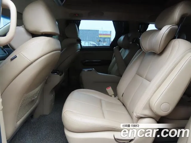 Kia Carnival 2016 thumb 7