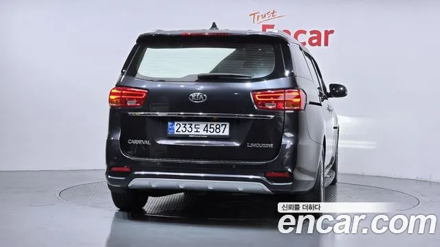 Kia Carnival 2019 thumb 4