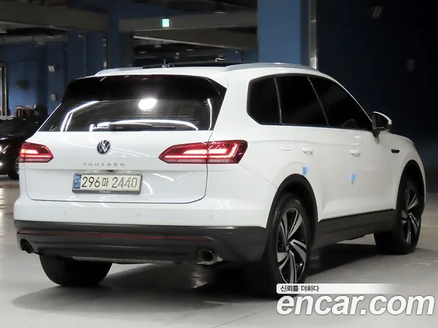 Volkswagen Touareg 2020 thumb 2