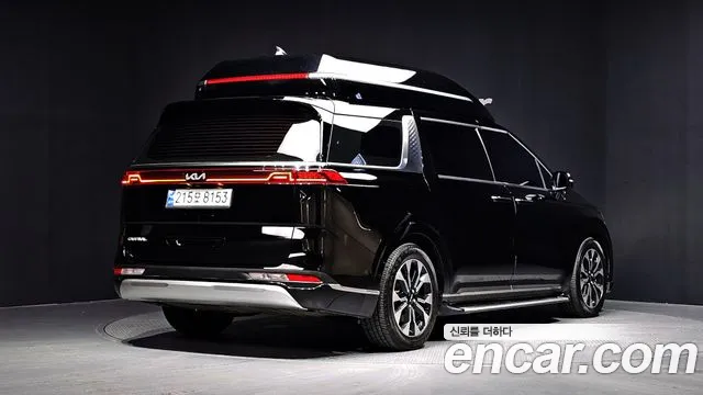 Kia Carnival 2023 thumb 2