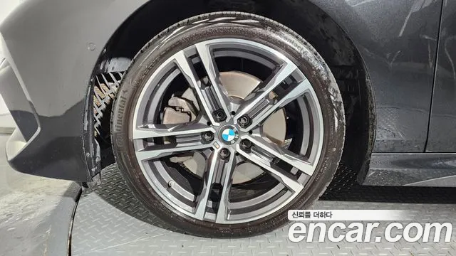 BMW 2-Series 2024 thumb 5