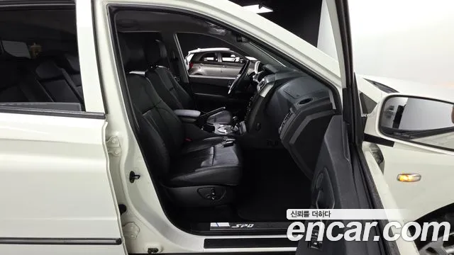 KG_Mobility_Ssangyong KORANDO 2017 thumb 12