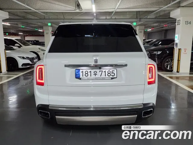 Rolls-Royce Cullinan 2021 thumb 5