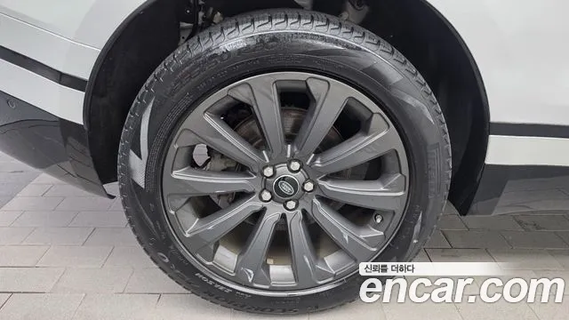 Land Rover Range Rover Velar 2020 thumb 5