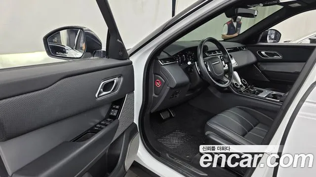 Land Rover Range Rover Velar 2020 thumb 10