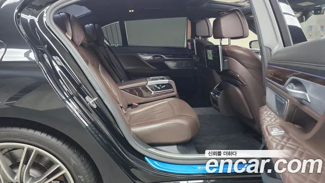 BMW 7 серии 2020 thumb 10