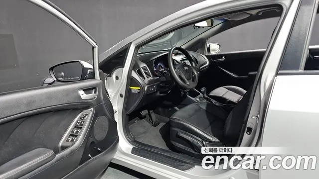 Kia K3 2015 thumb 10