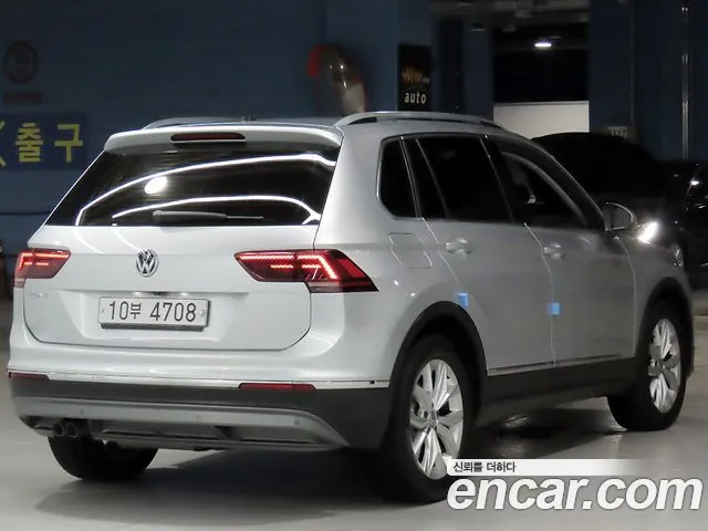 Volkswagen Tiguan 2018 thumb 2